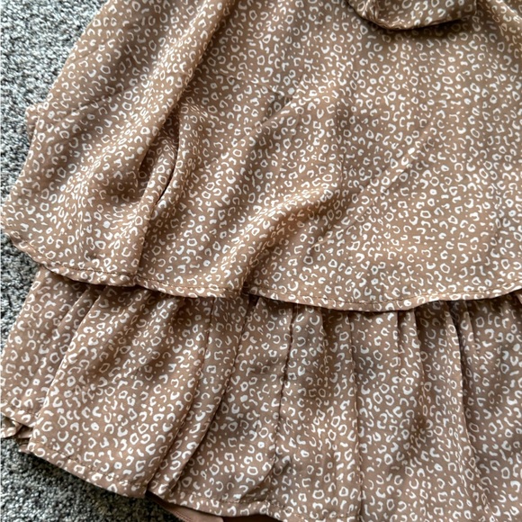 Japna Dress Animal print Small, there is a tie for the front flowy, underlay - Picture 2 of 10